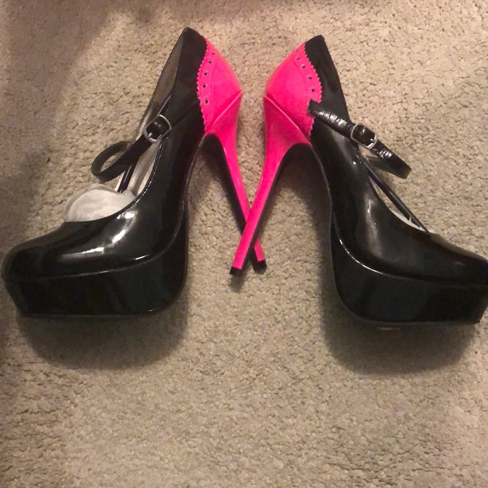 High heel platform shoes (black and Hot pink)